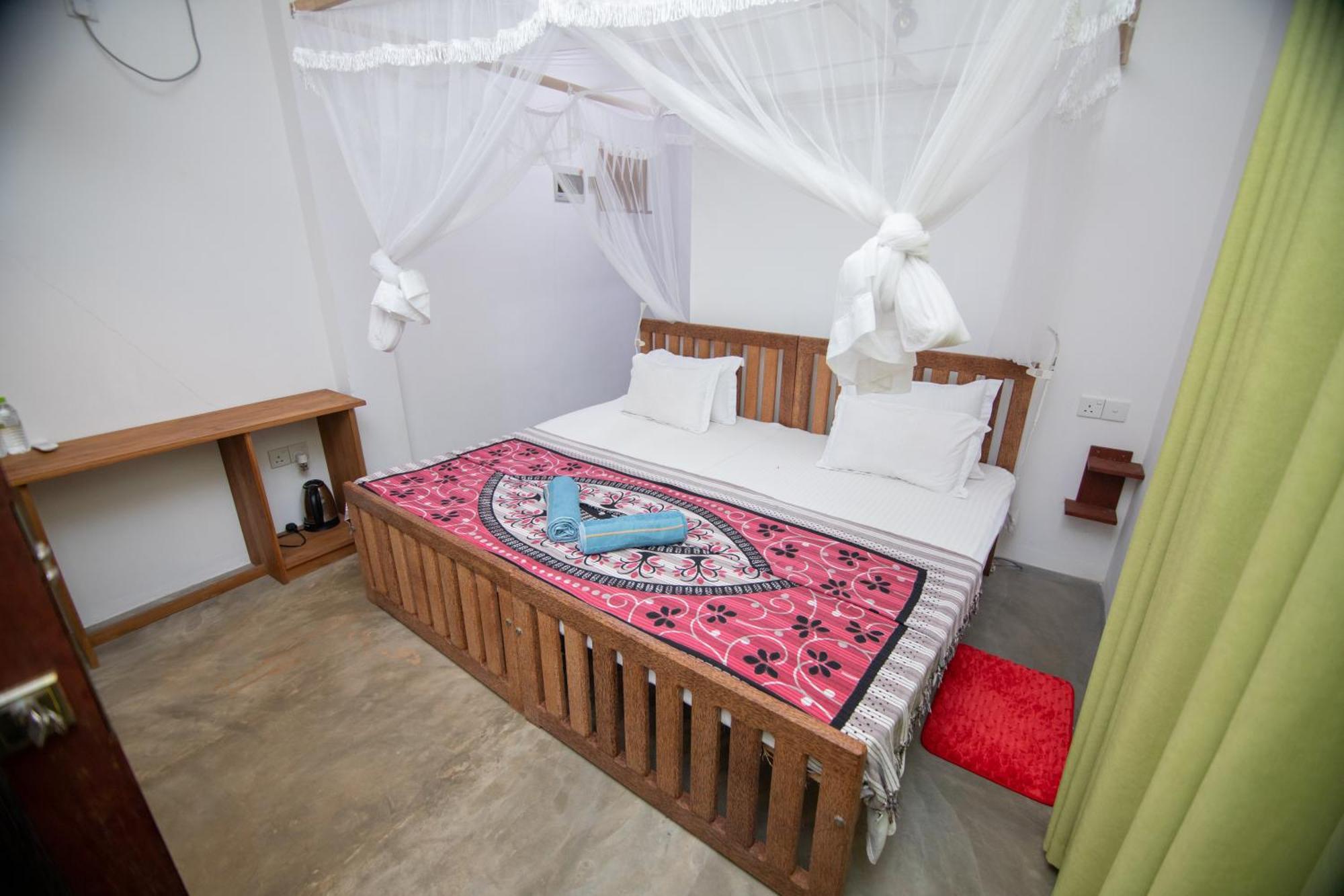 Light House Beach Home Matara Szoba fotó