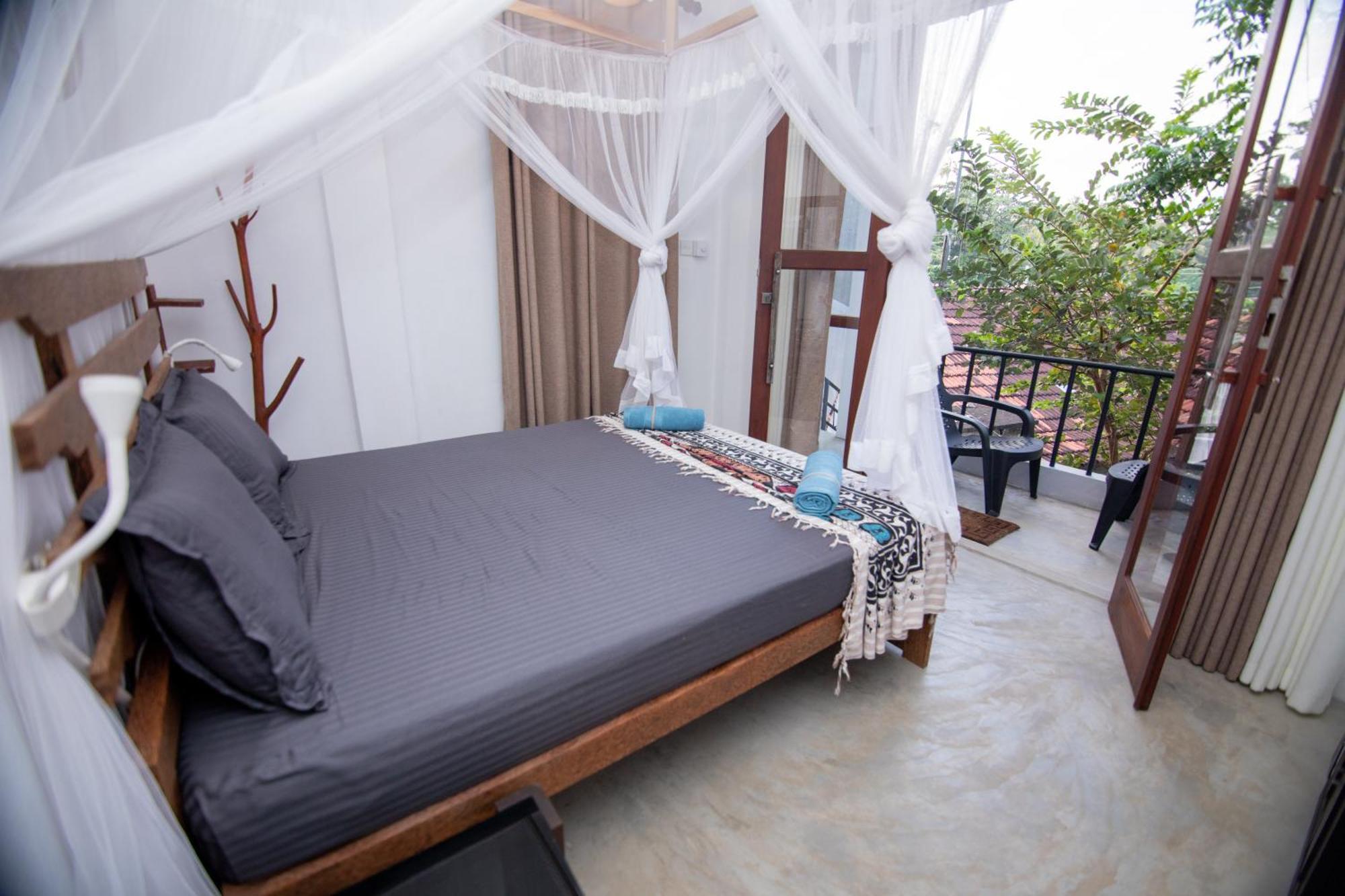 Light House Beach Home Matara Szoba fotó